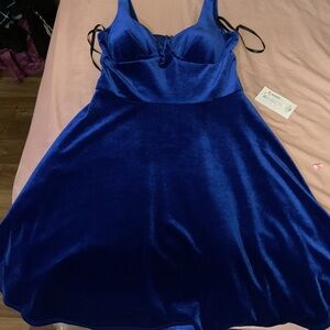 Chic Royal Blue Velvet Midi Dress